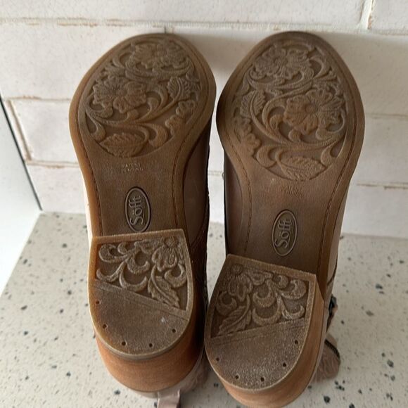 Sofft Sondra Light Taupe Leather Embossed Floral Block Heel Ankle Boots Size 9.5 - Picture 9 of 14